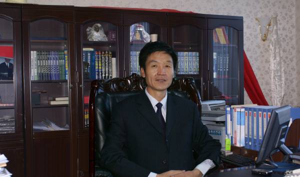 董事長(zhǎng)劉建軍工作照1.jpg